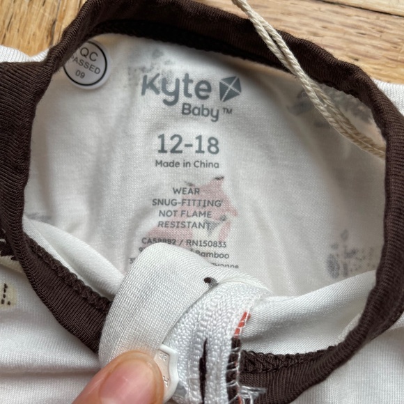 Kyte baby 12-18 month fox hedgehog onesie NWT - Picture 3 of 5
